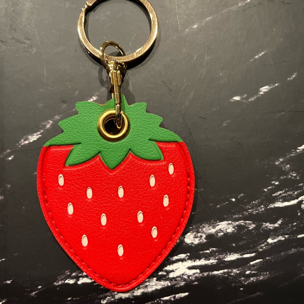 Apple Air Tag Strawberry Keychain Holder